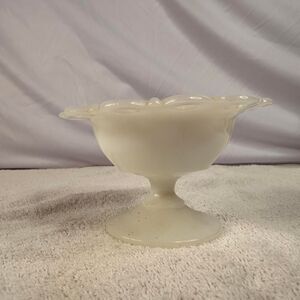 Anchor-hocking White and Cream Dinnerware